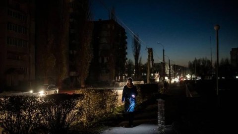 6 milyon ukraynalı işıqsız qaldı 