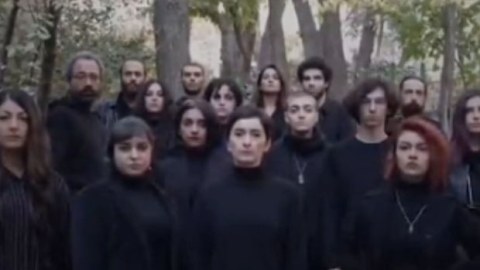 İranda aktrisalar hicabdan imtina etdilər - VİDEO