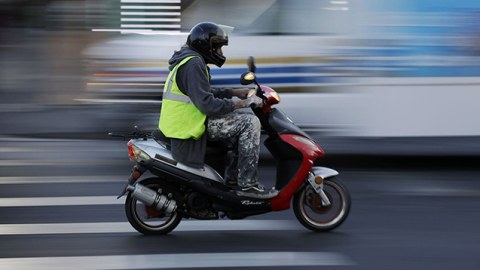 Azərbaycanda moped sürmək üçün vəsiqə tələb olunacaq