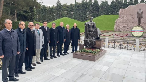 Güney Azərbaycan Keçici Milli Məclisinin üzvləri Bakıda - FOTOLAR