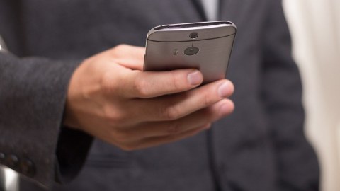 Bakıda 5 minlik telefon oğurlanıb