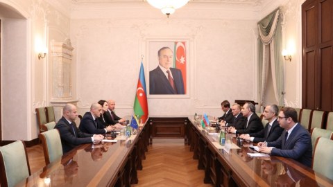 Kamran Əliyev Litva rəsmisi ilə görüşdü