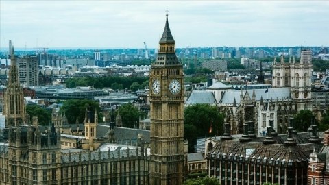 Çinlə Britaniya arasında qalmaqal - Səfir XİN-ə çağırıldı