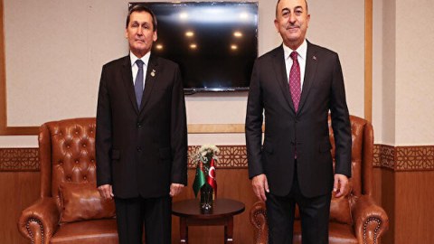 Nazirlər üçtərəfli görüşü müzakirə etdilər
