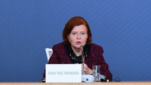 Vayra Vike-Freyberqan təltif edilib