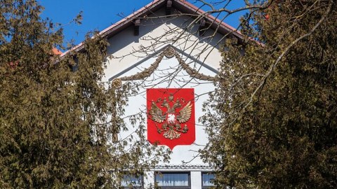 Litva rus diplomatı ölkədən qovdu 