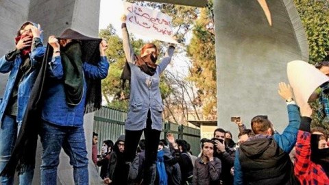 İrandakı etirazlarda ölənlərin sayı 462-yə ÇATIB