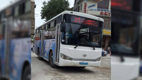Bu avtobusun hərəkət istiqaməti DƏYİŞDİRİLDİ