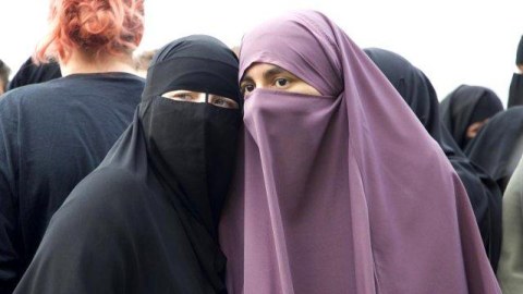 İranda hicab məcburi olmayacaq? - Yeni qaydalar hazırlanır