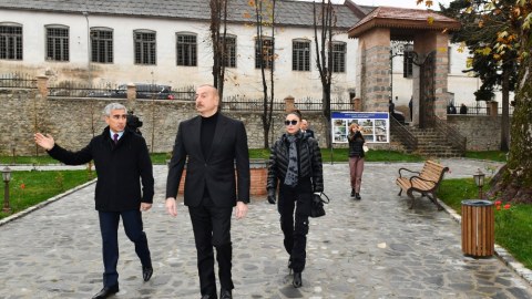 Prezident və xanımı Şəki Xan məscidində - FOTOLAR