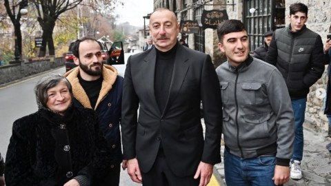 Prezident və xanımı Şəki sakinləri ilə görüşüb - FOTOLAR
