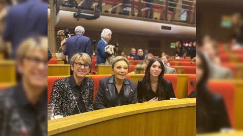 İran şahının azərbaycanlı xanımı Fransa Senatına çağırıldı