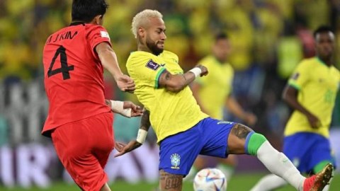 Braziliya darmadağınla 1/4 finalda - YENİLƏNİB