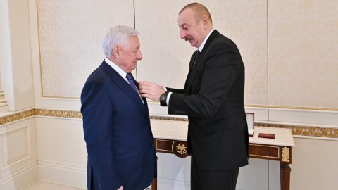 İlham Əliyev Qurbanova “Şöhrət” ordenini təqdim etdi