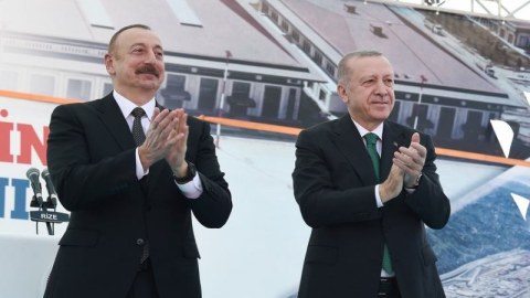 İlham Əliyev və Ərdoğan hərbçiləri təbrik etdilər - VİDEO
