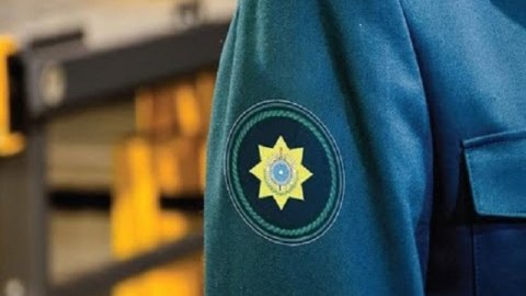 Rüşvətə görə həbs edilən gömrükçünün cəzası azaldıldı
