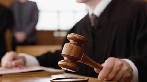 Nazirlik rəsmilərini döyən şəxs hakim qarşısına çıxarılır