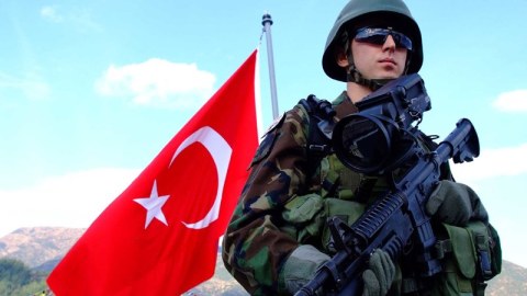 Türk əsgəri daha 11 terrorçunu məhv etdi