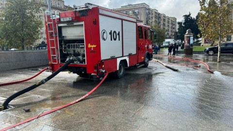 Bakıda yeraltı piyada keçidini su basdı