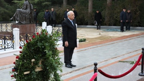 AHİK-in rəhbərliyi və kollektivi Ulu Öndəri ehtiramla anıb