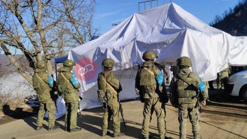 Rus hərbçilər Laçın yolundakı azərbaycanlılara güc tətbiq etməyəcək
