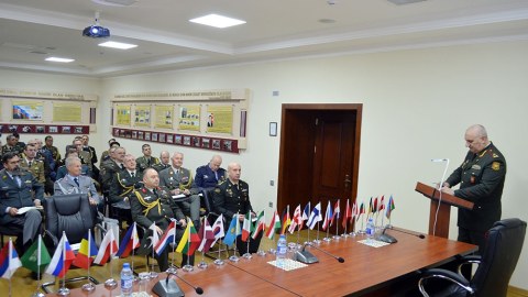 Müdafiə Nazirliyi hərbi attaşeləri məlumatlandırdı