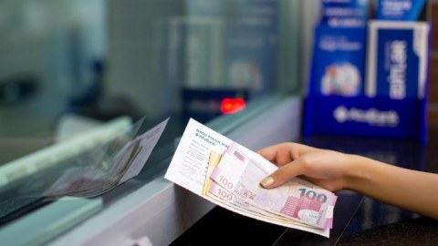 Əhalinin banklardakı əmanətləri ARTIB