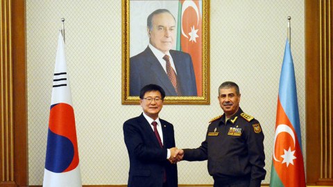 Azərbaycan-Koreya hərbi əməkdaşlığı müzakirə edildi