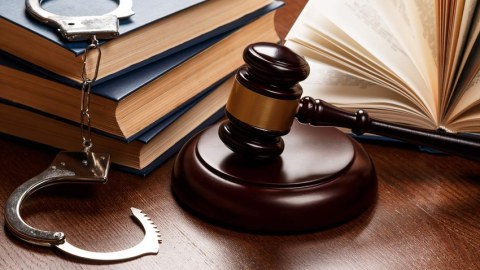 Anasını və bacısını öldürən şəxsə 20 il cəza İSTƏNİLDİ