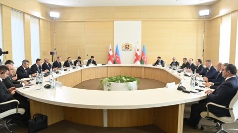 Əli Əsədov Qaribaşvili ilə birgə iclas keçirdi