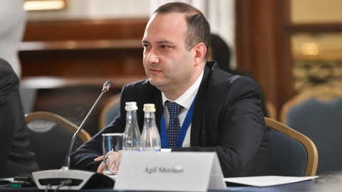 İlahiyyat İnstitutunun rektoru Forumda iştirak edib