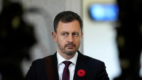 Slovakiya parlamenti hökumətə etimadsızlıq göstərdi 