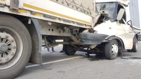 Daha bir TIR qəzası - 2 nəfər ölüb