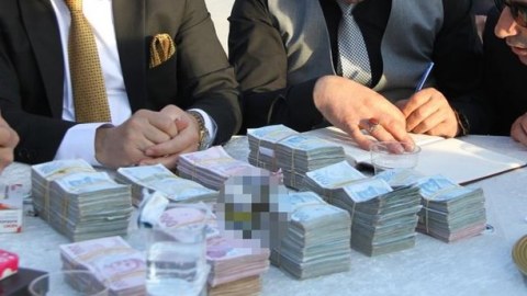 Direktorun ad gününə yığılan pul geri qaytarıldı