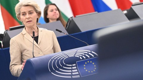 Avropa Komissiyasının rəhbəri də Rumıniyaya getdi