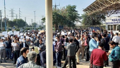 İranda neftçilər də etiraz aksiyalarına qoşuldu - FOTOLAR