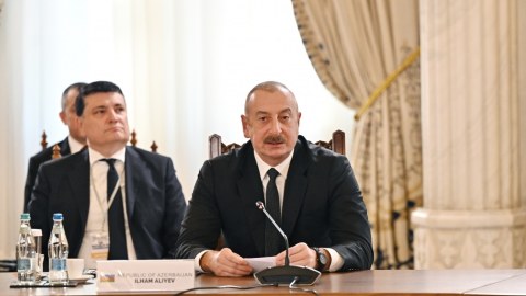 Prezident Buxarestdə plenar iclasda çıxış etdi - FOTO+VİDEO
