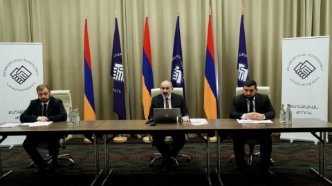 Paşinyan komandasını Azərbaycanla sərhədə topladı 
