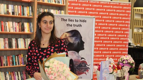 14 yaşlı qız “Həqiqəti gizlədən yalanlar”dan yazdı - FOTOLAR