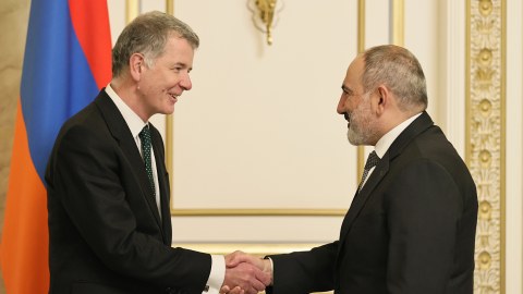 Britaniya kəşfiyyatının şefi İrəvana niyə gəlmişdi... - Politoloq üç ehtimal irəli sürdü