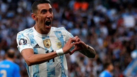 Argentinalı futbolçu rekorda imza atdı