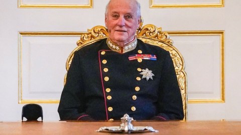 Kral xəstəxanaya yerləşdirildi
