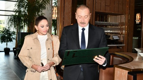Prezident və birinci xanım hotel açılışında - FOTOLAR