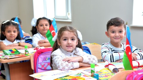 Bakıda 49 minə yaxın şagird məktəbini dəyişib