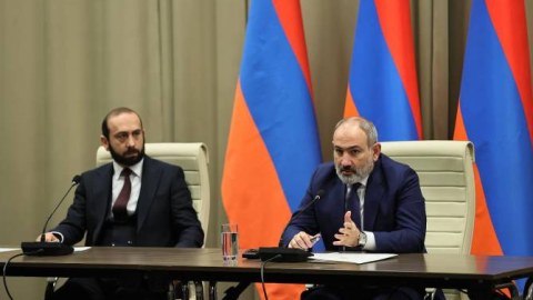 Paşinyan Ermənistanın xaricdəki səfirlərini Cermuka topladı