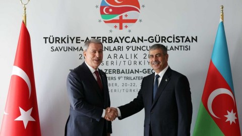 Azərbaycan və Türkiyə müdafiə nazirləri görüşüb - VİDEO