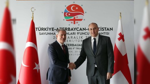 Akar gürcüstanlı həmkarı ilə görüş keçirdi