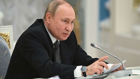 Putin Təhlükəsizlik Şurasının iclasını keçirdi 