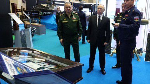 Rusiyada hərbçilərin sayı 30% artırılacaq - Putin razılaşdı