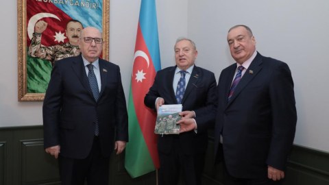 Hulusi Kılıç Ağsaqqallar Şurasında olub